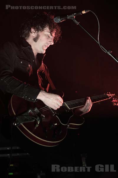 BLACK REBEL MOTORCYCLE CLUB - 2010-05-12 - PARIS - Le Bataclan - Peter Hayes